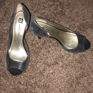 Comfortable, peep toe pumps, multi-color.